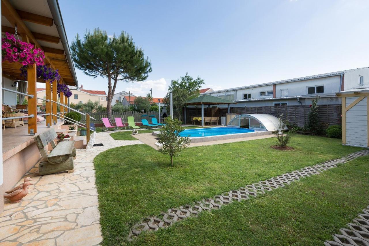 Apartment Twisting By The Private Pool Zadar Exterior foto